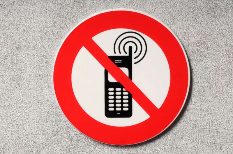 no phone sign. (Via Getty Images)