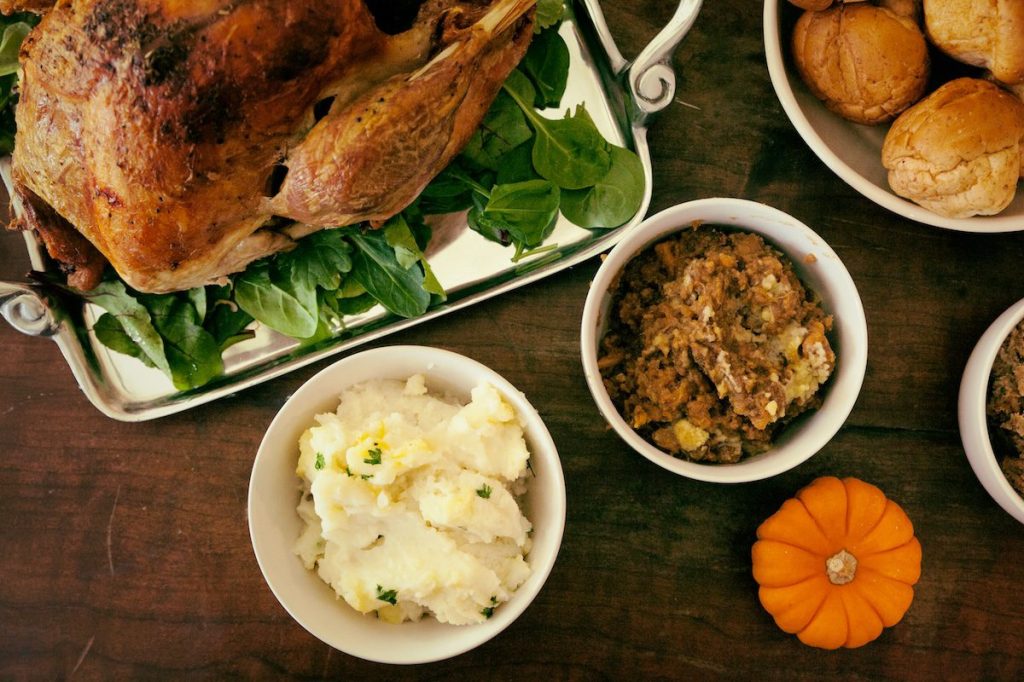 Which grocery stores are open in NH on Thanksgiving? Only a few, and with adjusted hours