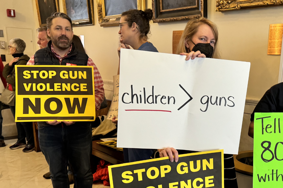NH Senate Republicans vote to shove guns into NH classrooms—over objections from campus police
