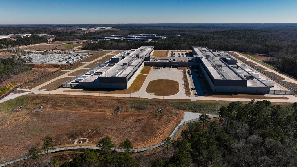 Developer behind Nottingham data center donated to Kelly Ayotte